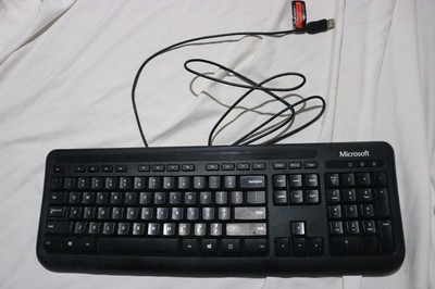 Microsoft Wired Keyboard 400 Model 1576 PC Computer Keyboard USB