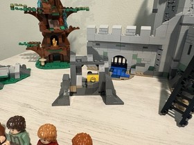 Lego Lord of the Rings Lot (9474 Battle of Helms Deep, 79002, and 79000)