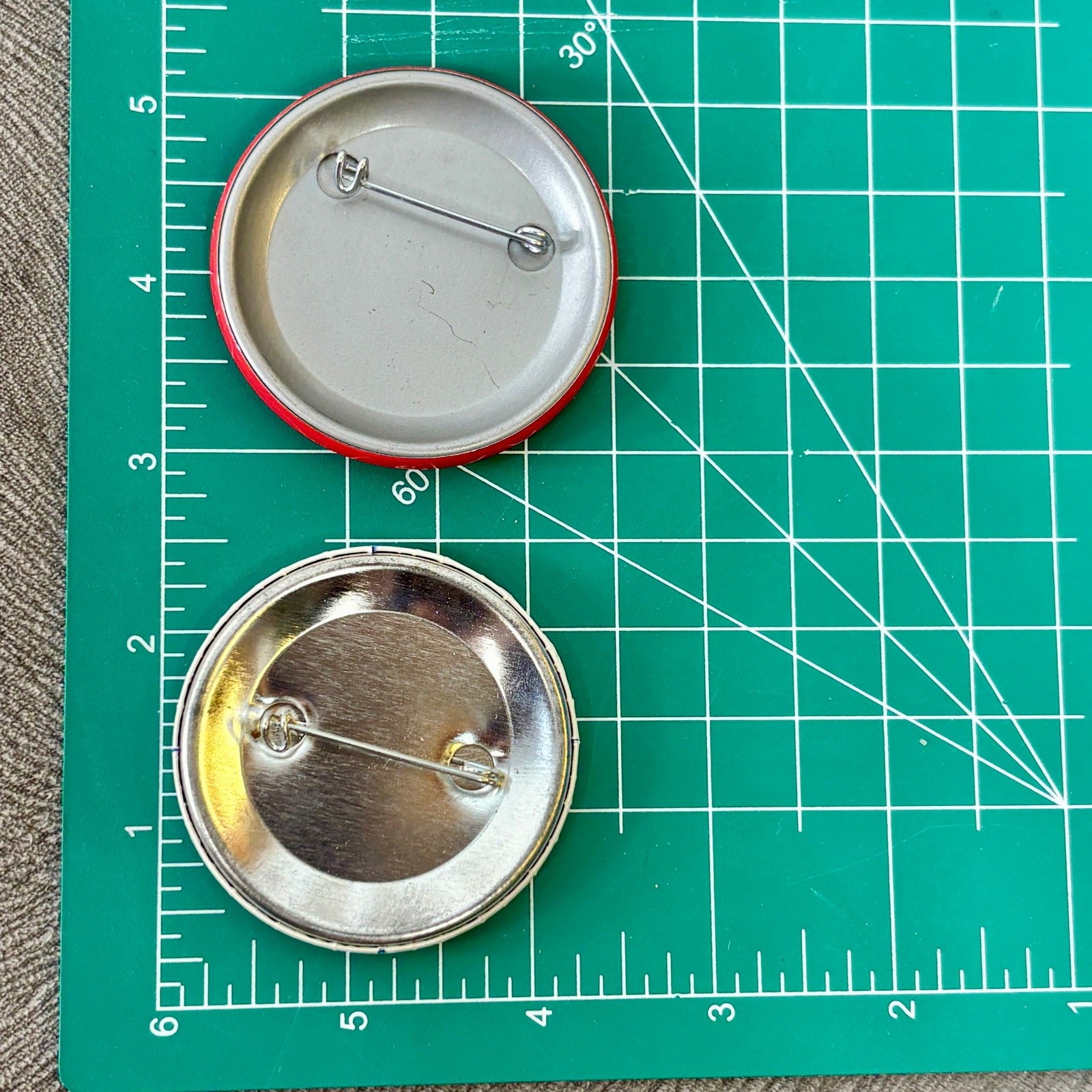 Anti-Reagan Anti-Republican Pins Buttons Pinbacks Political Lot of 2 