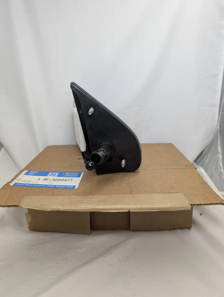 Conjunto de espejo retrovisor NOS GM LH 14084477 Chevy Geo Spectrum 1985-1989 con vidrio, negro Foto 2 de 4