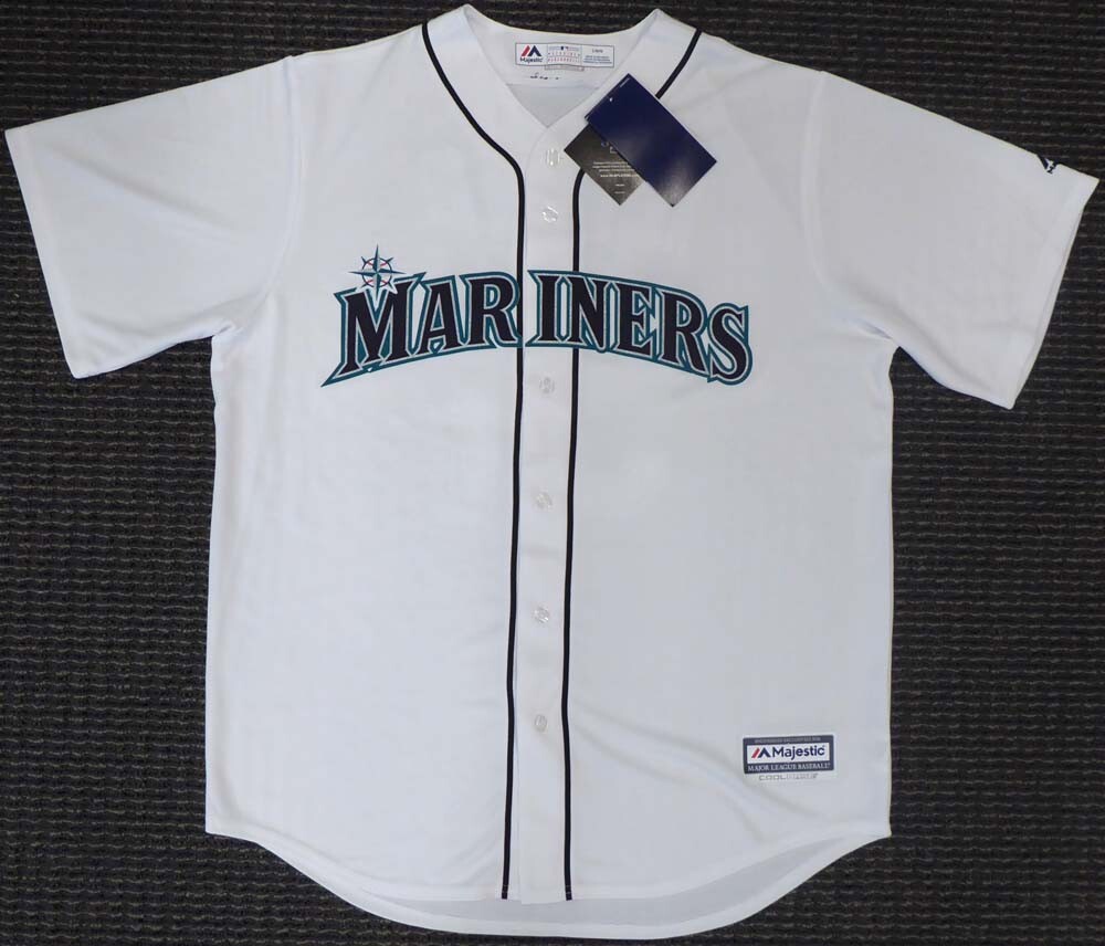 カイトさん専用♥MARINERS ICHIRO 51 サイン入りジャージ カイトさん専用♥MARINERS ICHIRO 51 サイン入りジャージ - メルカリ