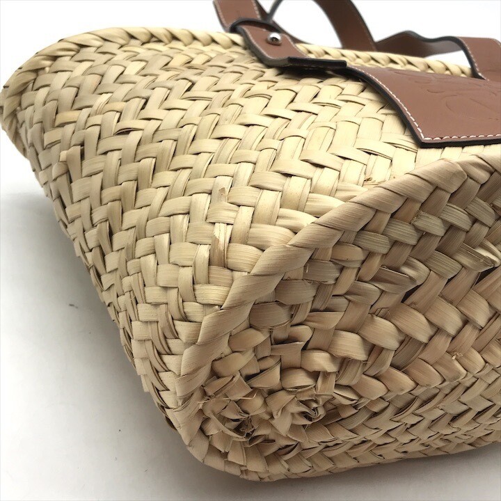 ハンドバッグ Loewe Straw Small Basket Bag Small Basket bag in palm leaf and calfskin Beige - LOEWE