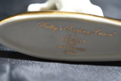 VINTAGE LENOX WHITE "KITTY'S SURFING LESSON" FIGURINE 3.5" DECORATED 24K GOLD - Picture 6 of 6