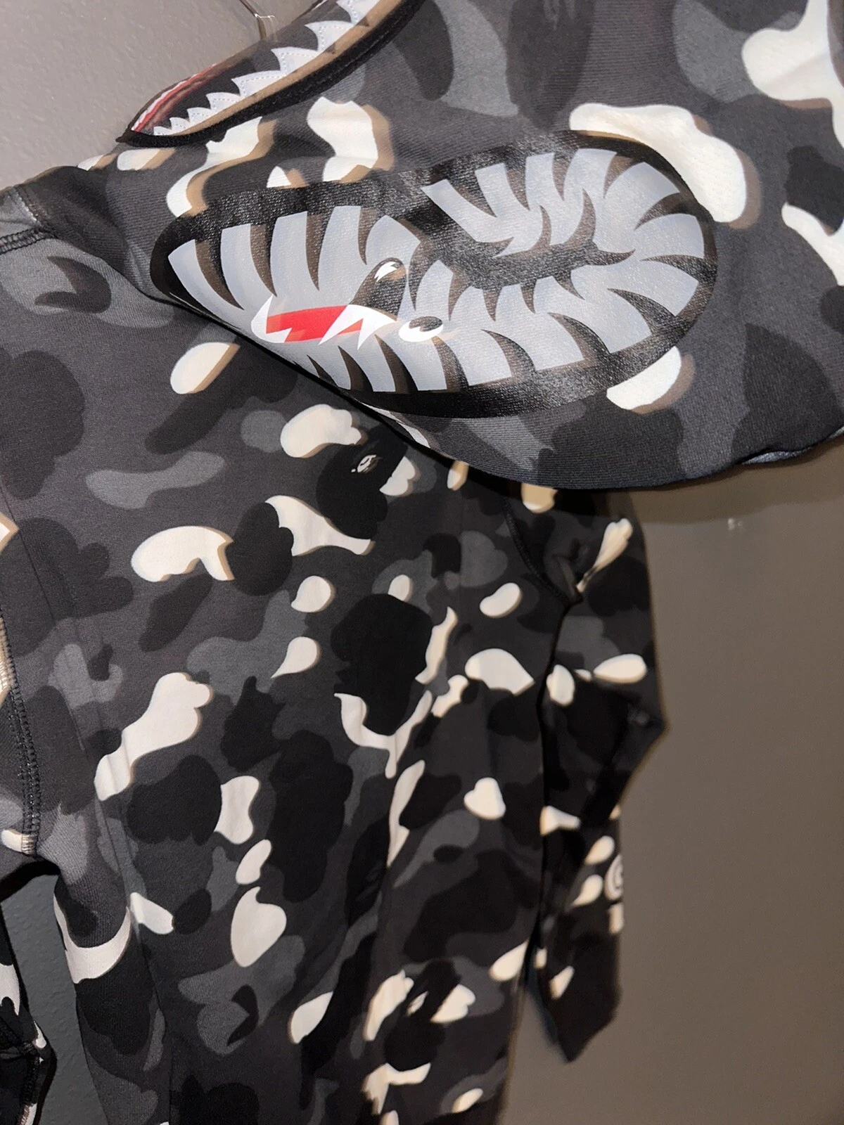 A BATHING APE (BAPE) Felpa con cappuccio e zip intera BAPE City Camo Shark WGM (FW18) PICCOLA NUOVA