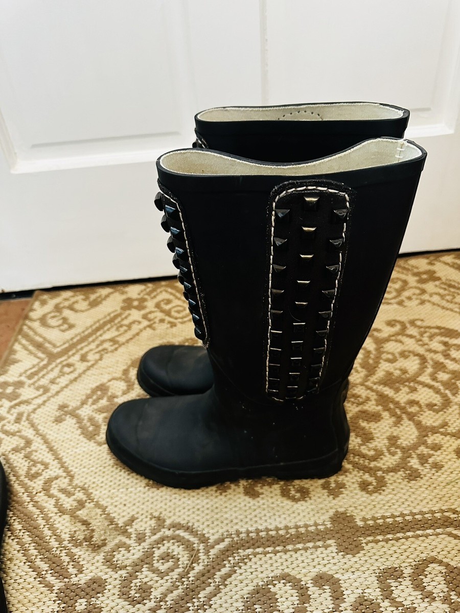 BCBG MaxAzria Black Studded Slip On Women Rain Boots Preowned Size