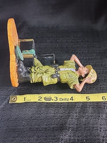 Treasures of the Heart Figurine Young African American Soldier 32388 - Picture 10 of 11