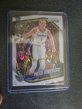 2026 panini prism Paige Bueckers green groovy insert / 2 white Seismic 2 donruss