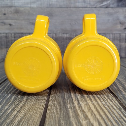 Set of 2 Rubbermaid Yellow Melamine Mugs 14oz Ribbed 5" Cups Stackable #3829 EUC - Picture 4 of 9