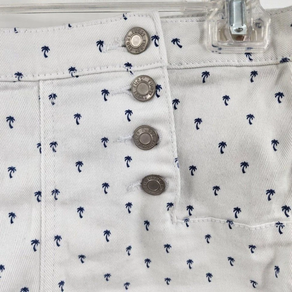 RUE21 白色棕榈树印花短裤女式 3/4 码夏季海滩 — 第 3/4 张图片