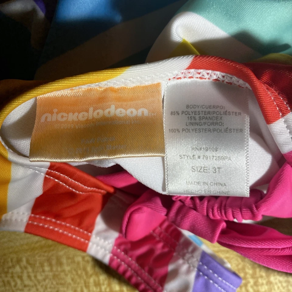 Traje de baño de una pieza a rayas arco iris Nickelodeon Paw Patrol para niñas pequeñas talla 3T Foto 4 de 4