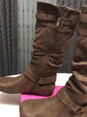 New BEALLS BAY STUDIO Logan taupe suede flat wedge boots 10