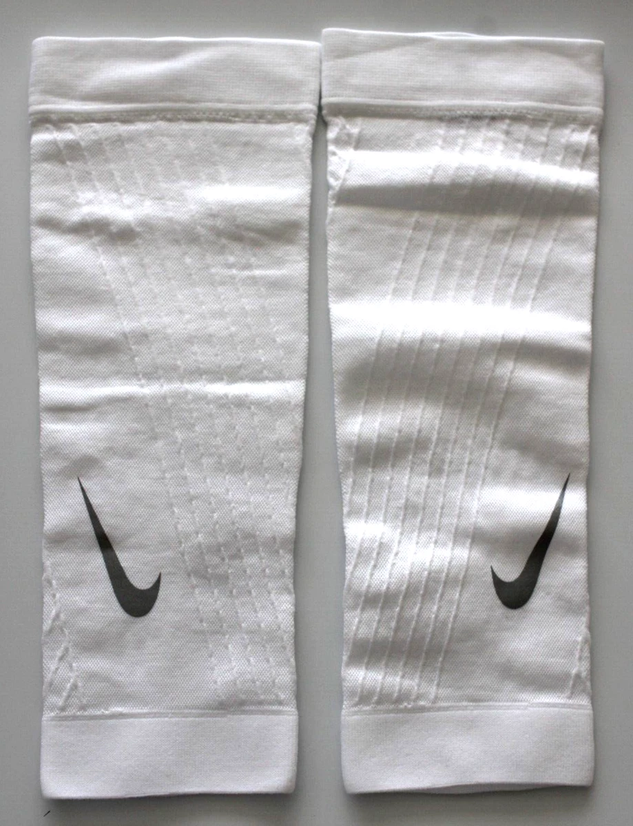 Nike Zoned Support Calf Sleeves Running Adult Medium White/Silver