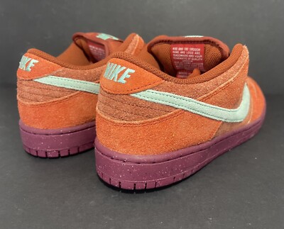 NIKE SB ☆ Dunk Low Pro PRM Red×Emerald Nike SB Dunk Low Pro PRM Mystic Red Emerald Rise DV5429-601