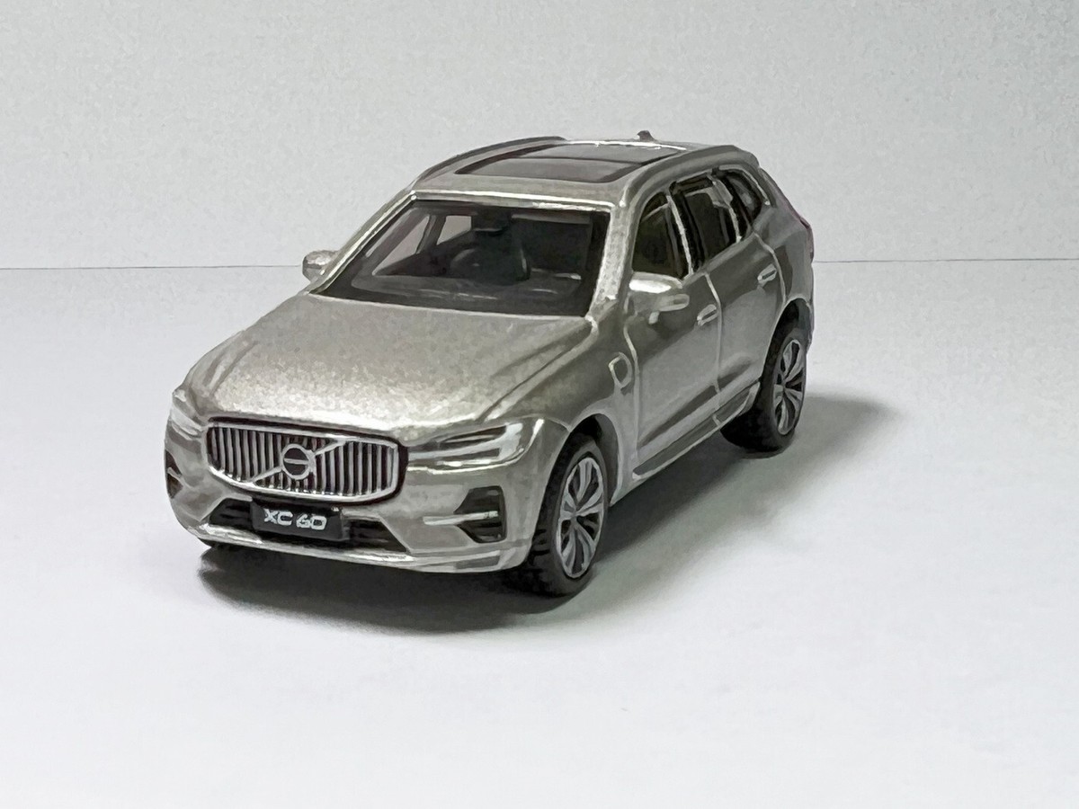 1/43 Volvo XC60 エレクトリックシルバー 1/64 Scale Volvo XC60 Silver Diecast Car Model Collection Toy Gift