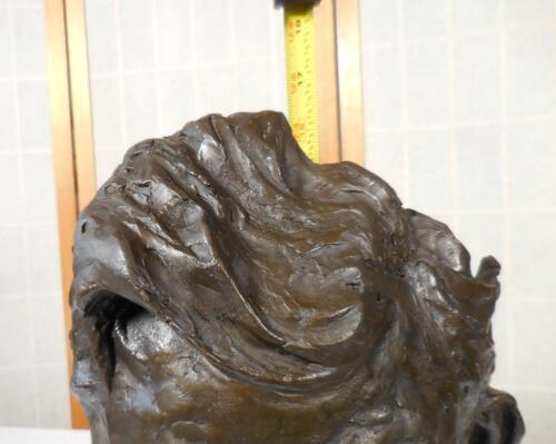 Testa maschera viso vecchio in bronzo con baffi su base in marmo, alta 16,5" - Foto 3 di 10