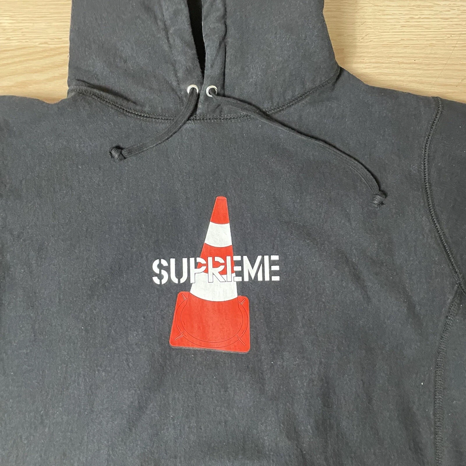 Felpa con cappuccio Supreme Cone nera M F W19 media