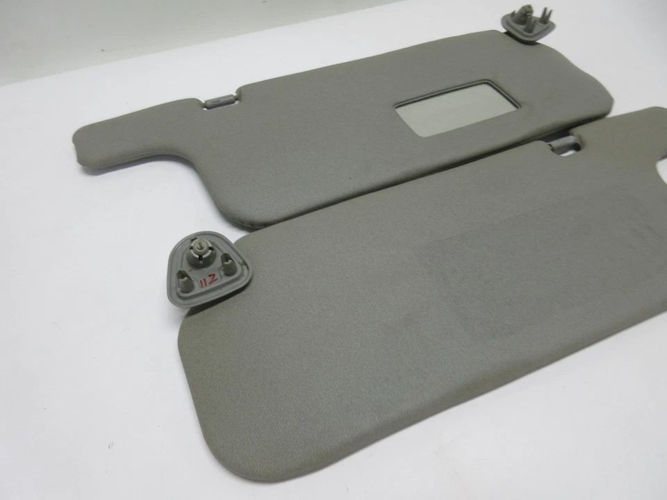 Parasoles Toyota Rav4 1996-2000 OEM gris lado del conductor del pasajero pantalla de vinilo Foto 3 de 4