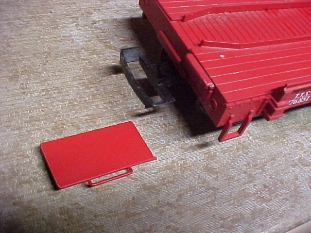 USA TRAINS TRAILER TRAIN No. 476851 FLAT CARS G Scale - not complete - Image 2 of 4