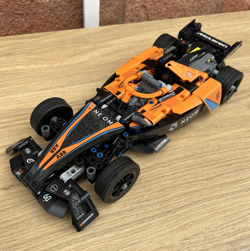 LEGO Technic 42169 NEOM McLaren Formula E Race Car 452 pcs Age 9+ Instructions