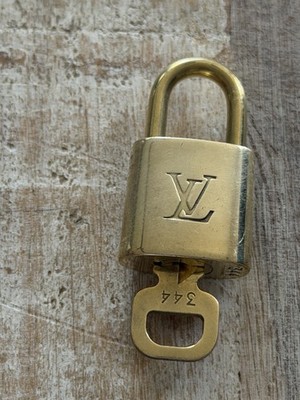 EB-575 #344 Authentic LOUIS VUITTON Lock & Key set Padlock brass Unpolished LV