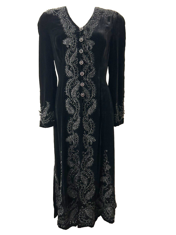 CARMEN MARC VALVO EXQUISITE  BEADED BLACK VELVET COAT  sz 8