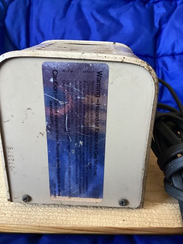 Vintage Schauer Motorcycle/Auto 1 AMP Battery Charger Tapering Charge 0123-01 - Picture 6 of 9