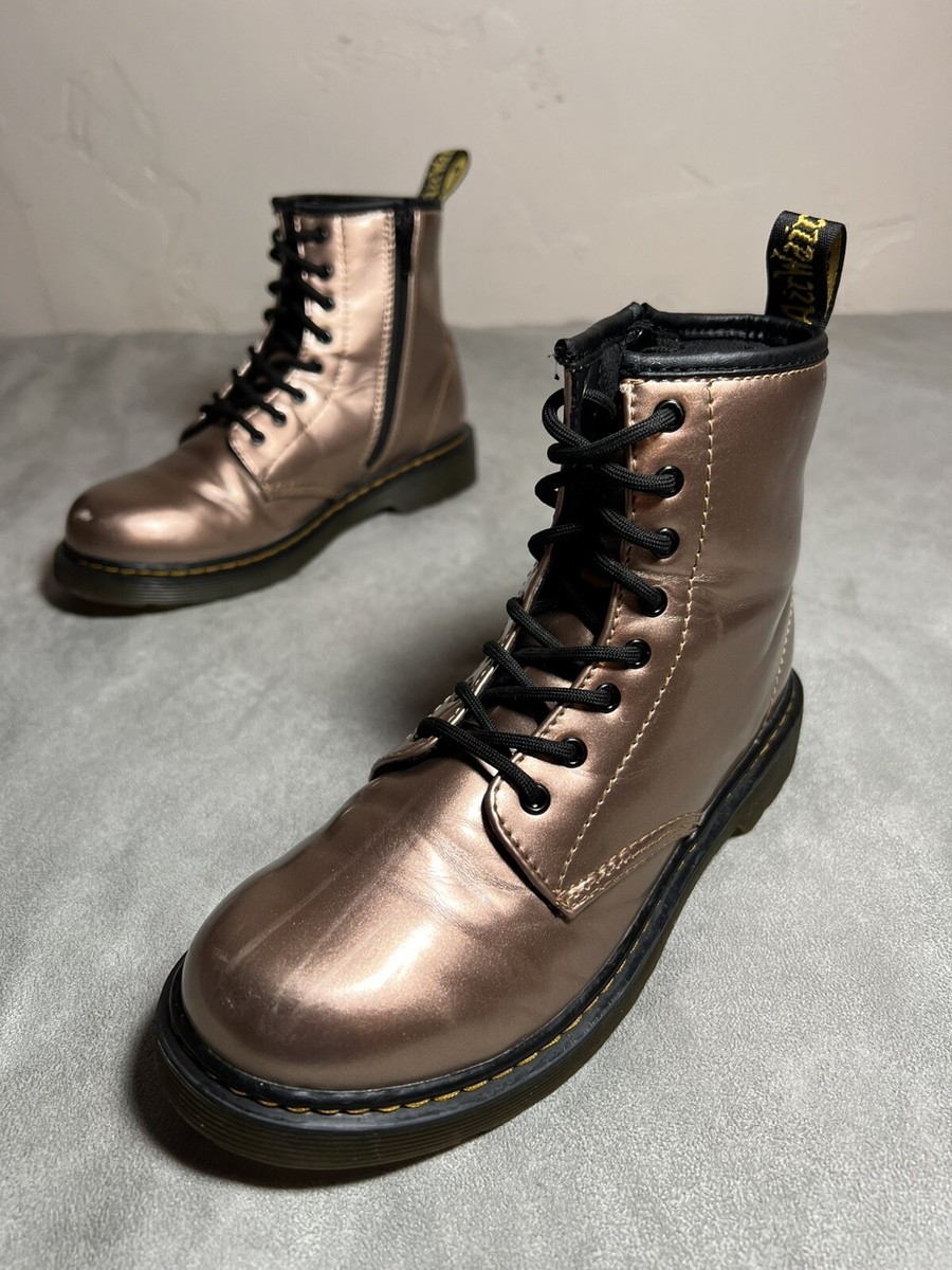 【Dr.Martens】1461 VEGAN ROSE GOLD Dr. Martens - 1461 Vegan Rose Gold Chrome Paint Metallic