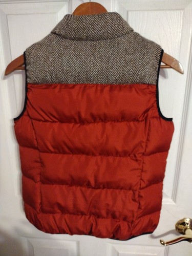 Ruff Hewn Woman's Small Puffy Vest Front Zipper w/Toggle Button Closure - Picture 4 of 6