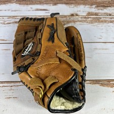 Louisville Slugger LPP1154 Players Pro Series Professional Pattern 11.5 Inches