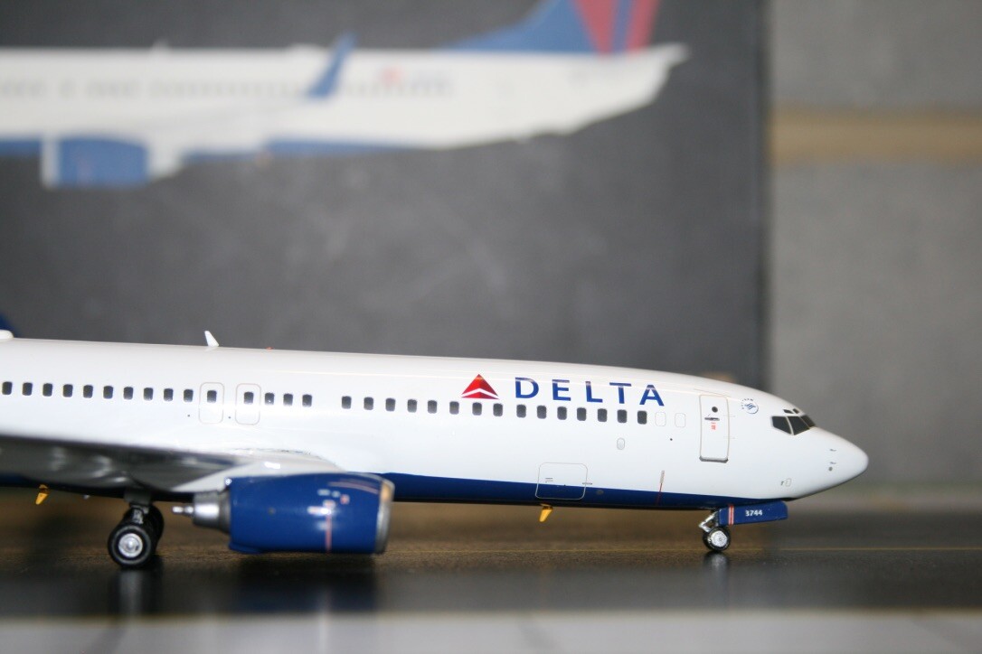Gemini Jets 1:200 Delta Airlines Boeing 737-800 N3744F (G2DAL032