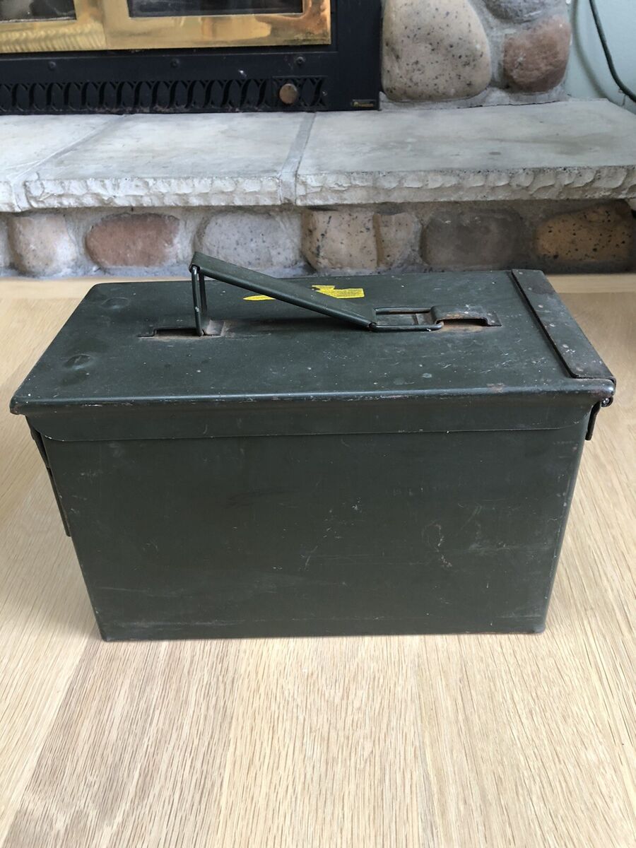 Ammunition Box, 100 Cartridges, Cal 50, Linked M9, Ball M33 Ammunition Box, 100 Cartridges, Cal 50, Linked M9, Ball M33