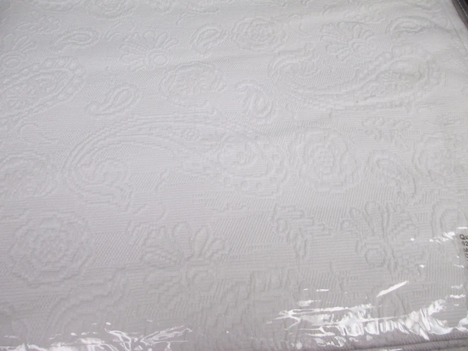 Cobertor Floral Piu Belle PiuBelle Portugal Blanco Matelasse Paisley - Reina Foto 2 de 4