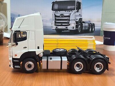506-004 1/24 日野 HINO 700 トレーラー 6×4 ホワイト Amazon.co.jp: 日野特注 1/24 日野 HINO 700 トレーラー 6×4