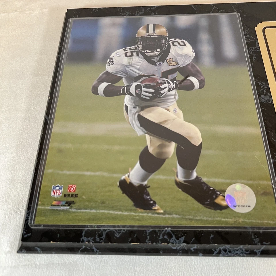 Juego de 2 placas montables en la pared de los New Orleans Saints NFL Reggie Bush y franquicia Foto 4 de 4