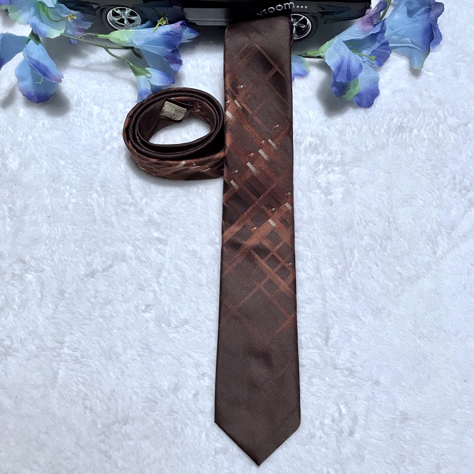 Jacques Estier Brown with Pattern Tie - image 2