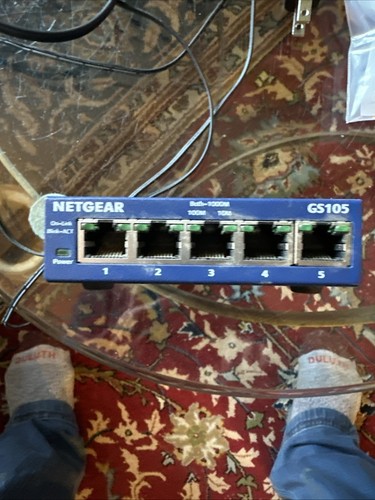 Netgear Prosafe GS 105 Gigabit Switch - Picture 2 of 3