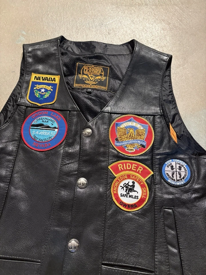 Vintae Milwaukee Leather black vest Chapter A size large men with patches - Image 2 of 4