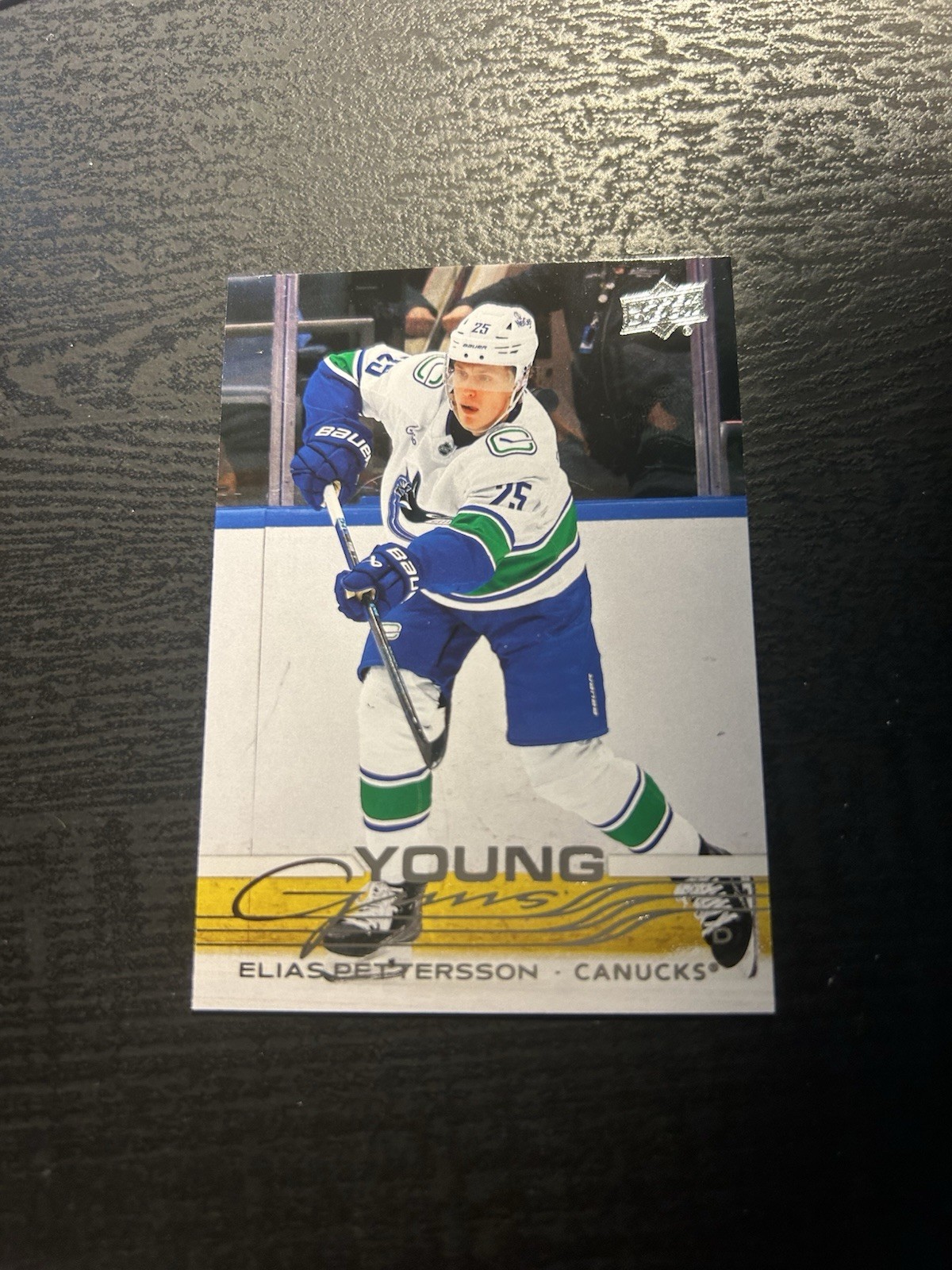 2025-26 Upper Deck Series 1 Young Guns Elias Pettersson #223 RC