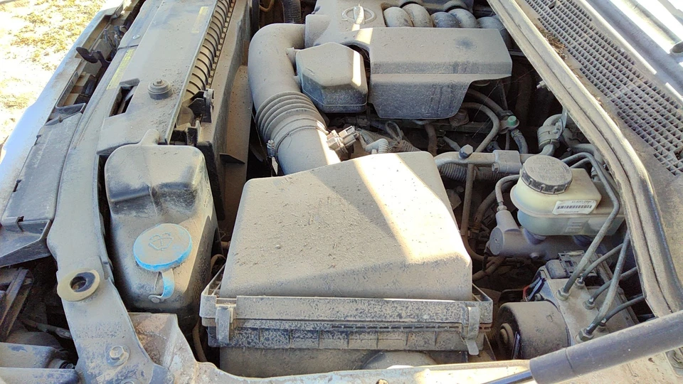 04-06 Nissan Titan Completo Limpiador de Admisión de Aire Caja Filtro Carcasa con Tubo 5.6l Foto 3 de 4