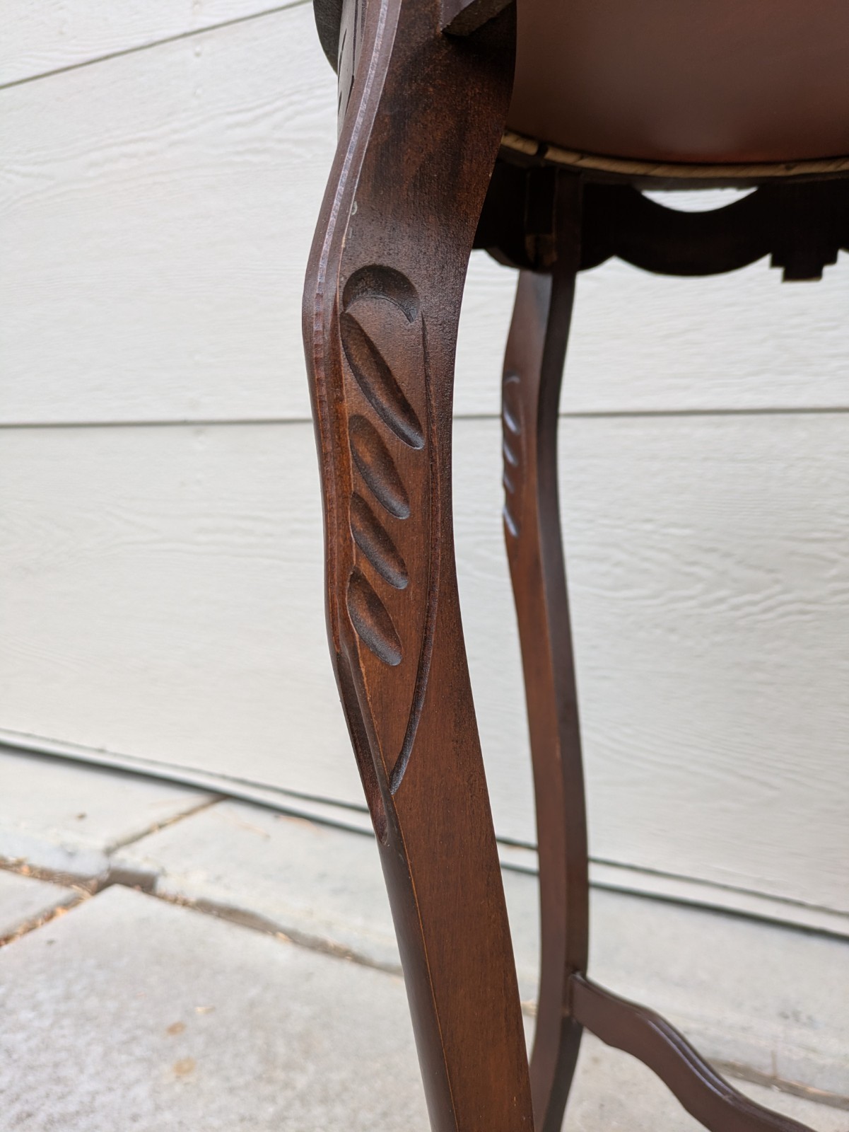Vintage Rustic Carved Mahogany Round Pedestal Plant Stand Table Victorian Asian