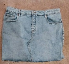 Old Navy Womens Jean Skirt Light Wash Blue Denim Button Fly Frayed Hem Size 16