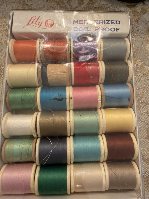 24 Lily Thread Spools Mercerized Boil Proof  Vtg Box