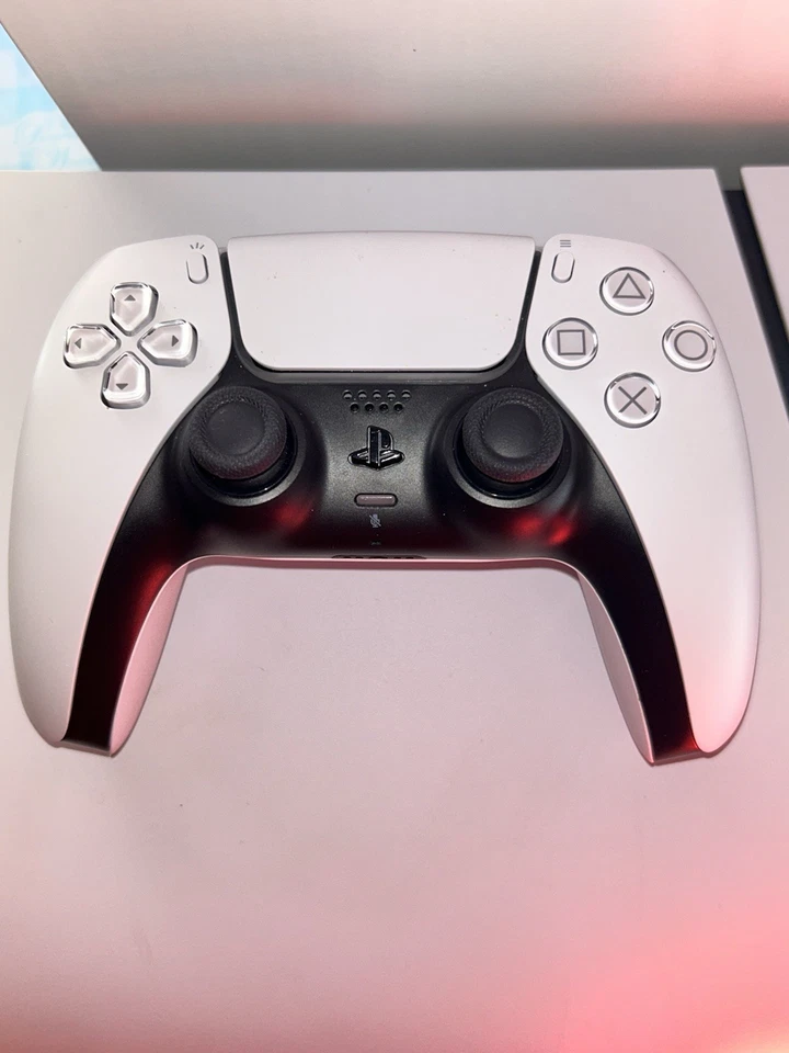 Consola de juegos Sony PlayStation 5 versión disco delgado blanca, 1 TB Foto 2 de 3