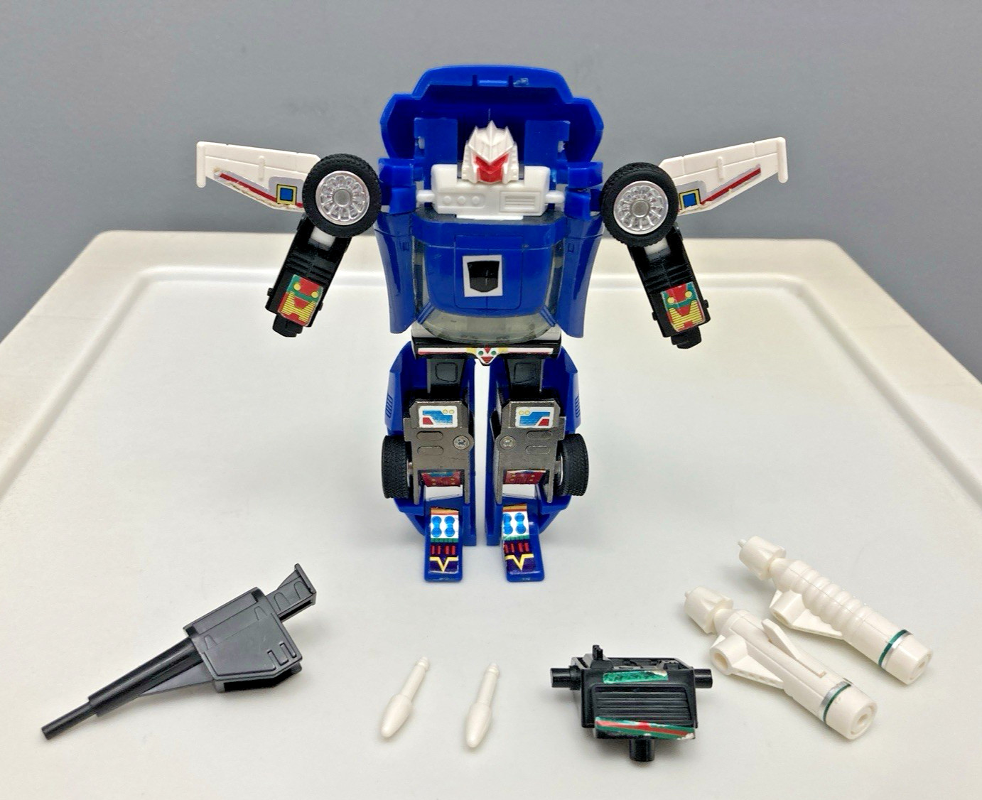 Tracks 1985 Vintage Hasbro G1 Transformers Action Figure - READ