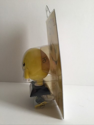 TOY2R QEE KEYCHAIN COLLECTION EGG Q 2.5" APM WINK YELLOW EGG VINYL TOY KIDROBOT - Picture 6 of 9