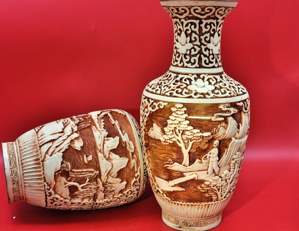 "2 jarrones chinos vintage color crema tallado a mano estilo resina/latón paisaje 10"" de alto" Foto 3 de 4