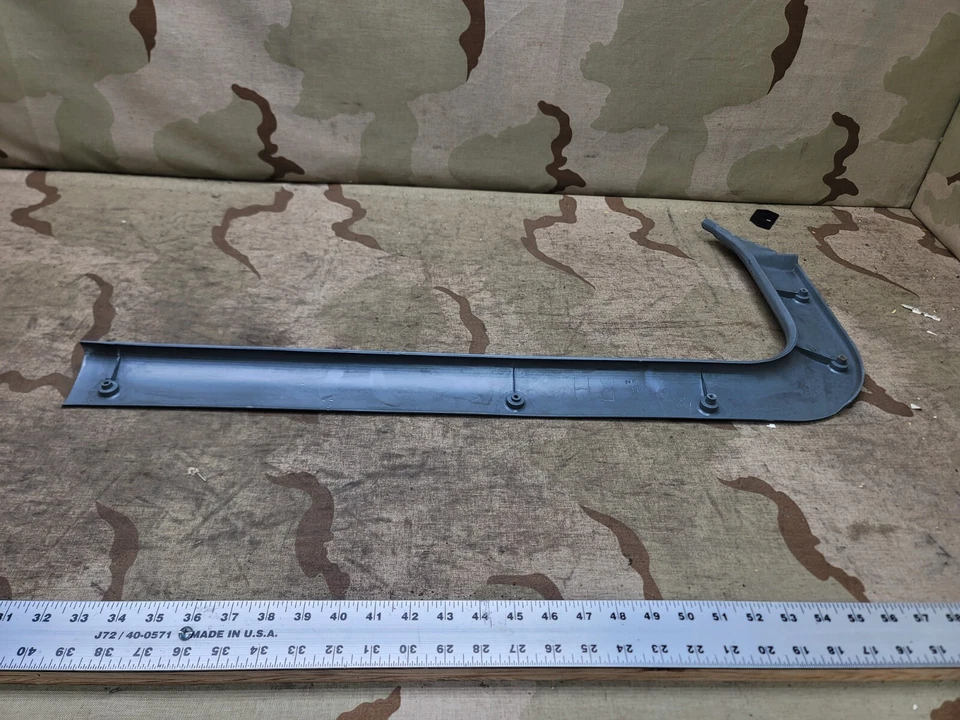 Pontiac Fiero 1985-1988 panel de moldura de puerta inferior OEM forma L derecha derecha derecha Foto 4 de 4