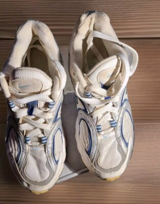Vintage Nike Span Triax 2004 Sneakers White & Blue Shoes Rare  Size 9 1/2