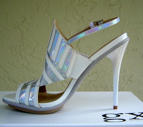 NUOVE DÉCOLLETÉ GWEN STEFANI IN PELLE BIANCO ARGENTO TAGLIA 8 $100 - Foto 3 di 4