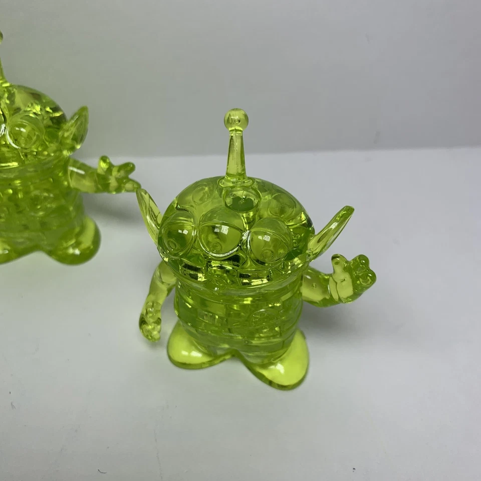 BePuzzled Rompecabezas de Cristal 3D Disney Pixar Toy Story Tres Alienígenas Verdes Conjunto Hecho Foto 4 de 4